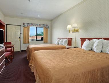 Travelodge By Wyndham Lynwood Kültér fotó